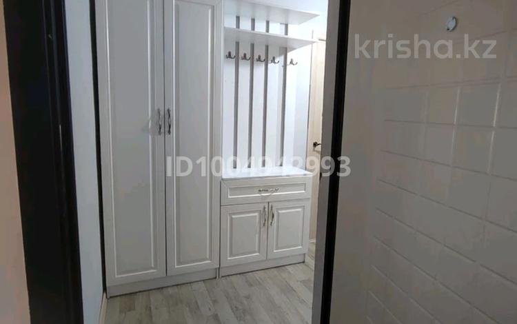 1-бөлмелі пәтер · 42 м² · 3/3 қабат, Мкр. Гульдер 1160, бағасы: 20 млн ₸ в  — фото 2