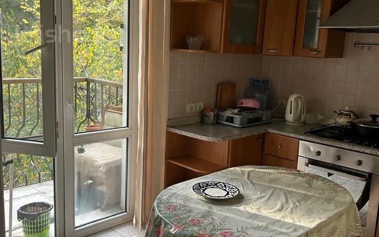 2-комнатная квартира · 50 м² · 2/4 этаж, Наурызбай батыра за 15 000 〒 в Алматы, Алмалинский р-н — фото 10