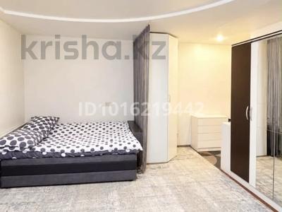 1-комнатная квартира · 35 м² · 1/5 этаж, Крылова 86 за 2 000 ₸ в Усть-Каменогорске, Ульбинский