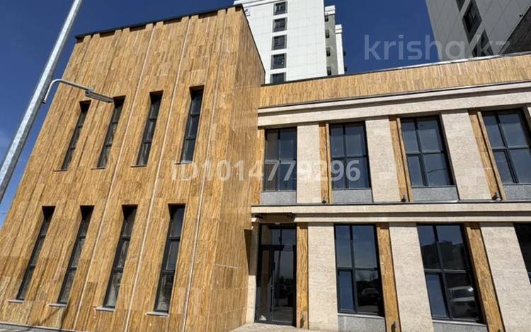 Свободное назначение, офисы, магазины и бутики, общепит, салоны красоты, фитнес и спорт, медцентры и аптеки, образование, конференц-залы, студии · 119.7 м² за ~ 1.1 млн ₸ в Караганде, Алихана Бокейханова р-н — фото 2