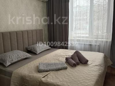 2-комнатная квартира · 60 м² · 2/5 этаж, мкр 8, Братьев Жубановых 273/1 — Остановка 8 мкр за 15 000 〒 в Актобе