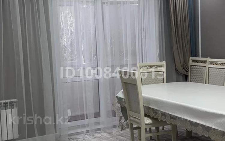 3-комнатная квартира · 101 м² · 5/9 этаж, Самал — 10 мкр за 37 млн ₸ в Уральске — фото 2