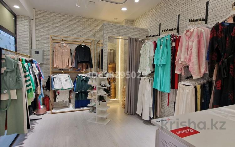Бизнес действующий магазин женской одежды, 20 м² за 12 млн 〒 в Алматы, Медеуский р-н — фото 2