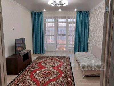 2-комнатная квартира, 80 м², 5/7 этаж помесячно, Назарбаева за 180 000 〒 в Петропавловске