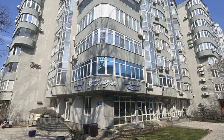 3-комнатная квартира · 165 м² · 3/9 этаж, Богенбай батыра 81 за 218 млн ₸ в Алматы, Медеуский р-н — фото 2