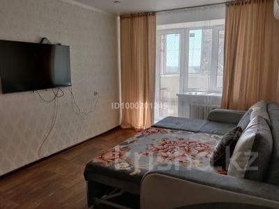 1-бөлмелі пәтер · 46 м² · 8/10 қабат, мкр Строитель, Жамбыла 40/1, бағасы: 13 000 ₸ в Уральске