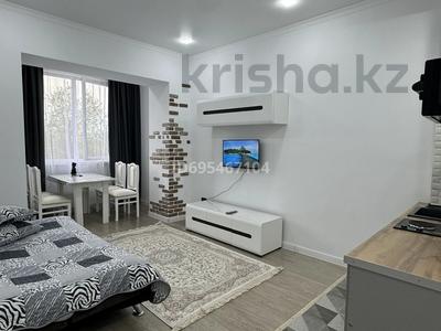 2-бөлмелі пәтер, 45 м², 2/20 қабат тәулік бойы, Гагарина 310, бағасы: 25 000 〒 в Алматы, Бостандыкский р-н