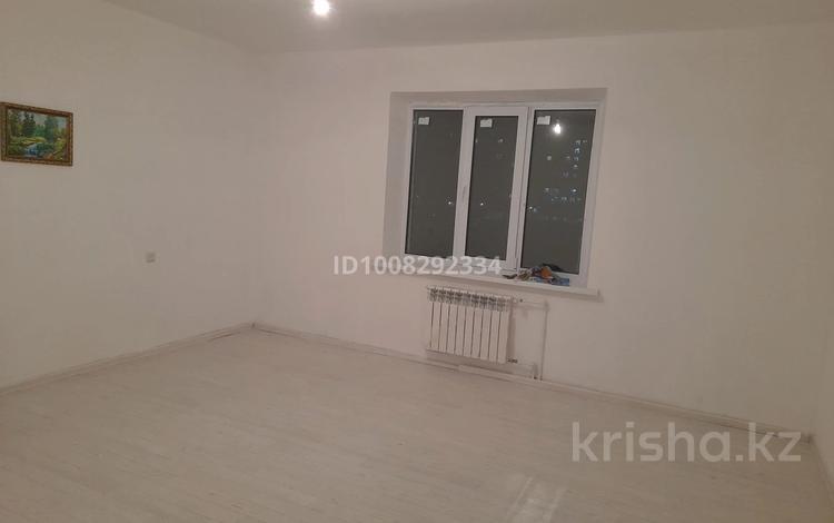 1-комнатная квартира · 50 м² · 3/9 этаж, Самал за 80 000 ₸ в Уральске — фото 5