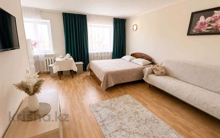 1-комнатная квартира · 37 м² · 3/5 этаж, мкр Новый Город, Ерубаева 48/1 — Нуркена Абдирова/ Ерубаева за 2 000 ₸ в Караганде, Казыбек би р-н — фото 2