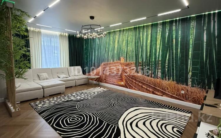 4-комнатная квартира · 130 м² · 8/10 этаж, мкр Юго-Восток, Байкен Ашимова 15 за 90 млн ₸ в Караганде, Казыбек би р-н — фото 2