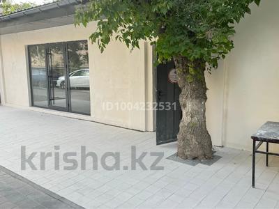 Свободное назначение, офисы, магазины и бутики, склады, общепит, салоны красоты, бани, гостиницы и зоны отдыха, медцентры и аптеки, образование, развлечения · 650 м² за 145 млн 〒 в Шымкенте, Аль-Фарабийский р-н