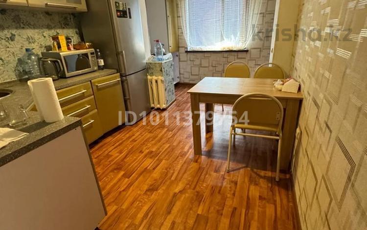 4-бөлмелі пәтер · 92 м² · 2/5 қабат, Центральный ш/а. 5, бағасы: 28 млн ₸ в Атырау, мкр Центральный — фото 2
