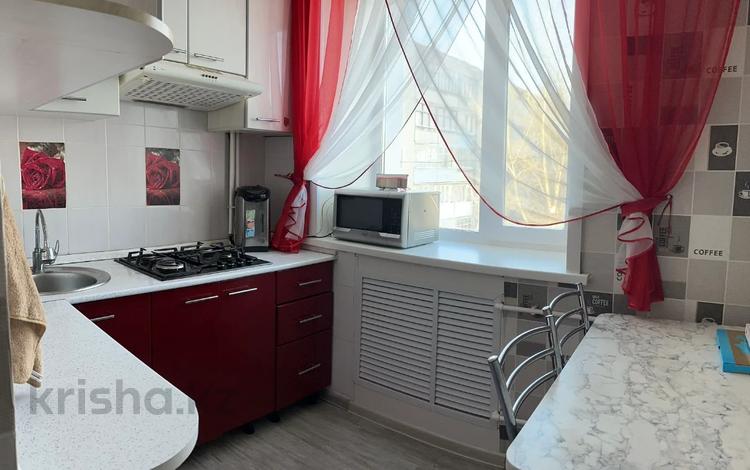 3-комнатная квартира, 57 м², 2/5 этаж, Ауэзова — ЦОН за 20.3 млн 〒 в Петропавловске — фото 2