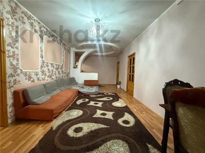 Пәтерлер в Карагандинской обл.: 3-бөлмелі пәтер · 84 м² · 1/2 қабат, ул. Байтурсынова, бағасы: 10.5 млн 〒 3-бөлмелі пәтер · 84 м² · 1/2 қабат, ул. Байтурсынова, бағасы: 10.5 млн 〒 в Темиртау