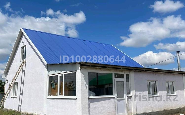 Отдельный дом · 4 комнаты · 93 м² · 10 сот., мкр Жастар 2 39 — Онкология за 25.5 млн 〒 в Актобе, жилой массив Жанаконыс — фото 2