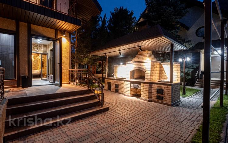 Дача · 5 комнат · 220 м², Тауелсиздик 27 — П. Абай за 150 000 〒 в Алматы, Наурызбайский р-н — фото 3