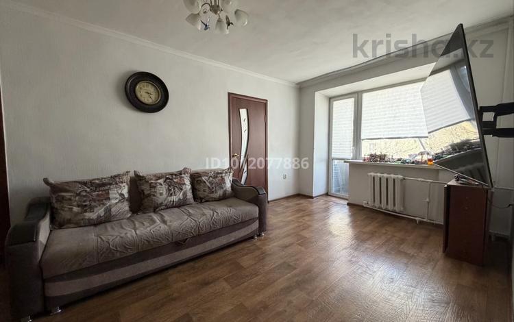 3-комнатная квартира · 43.3 м² · 4/5 этаж, Просп. Нуркена Абдирова 54 за 15.5 млн ₸ в Караганде — фото 2