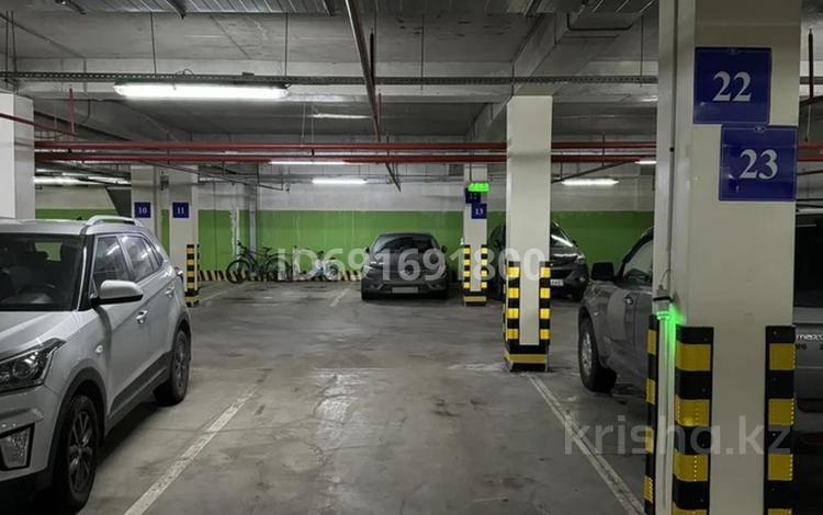 Паркинг • 15 м² • Кабанбай Батыра 58Б за 20 000 〒 в Астане, Есильский р-н — фото 3