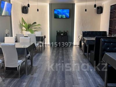 ПРОДАЁТСЯ ГОТОВЫЙ БИЗНЕС — КАФЕ «ASIA MIX» + КАРАОКЕ · 150 м² за 20 млн ₸ в Алматы, Бостандыкский р-н