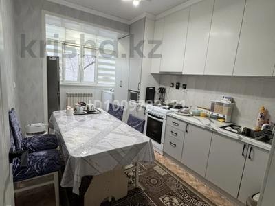 3-бөлмелі пәтер · 90 м² · 1/5 қабат, Рыскулова 192 3 — Пересечение Рыскулова и Сатпаева, бағасы: 35 млн 〒 в Актобе