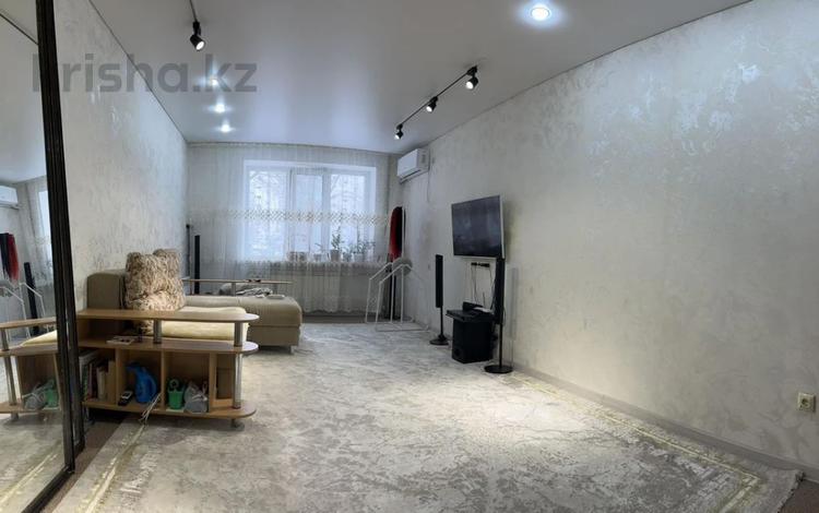 1-комнатная квартира · 45.8 м² · 1/10 этаж, мкр 12 — Возле "Лайф Стайл" за 14 млн 〒 в Актобе — фото 2