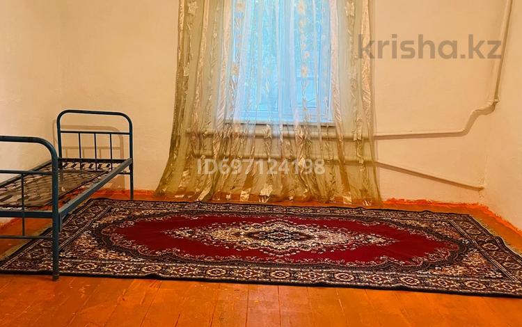Жеке үй · 2 бөлме · 100 м² · 10 сот., мкр Туркестан, Макатаев 8 — Наурыз парк, бағасы: 50 000 ₸ в Шымкенте, Туран р-н — фото 2