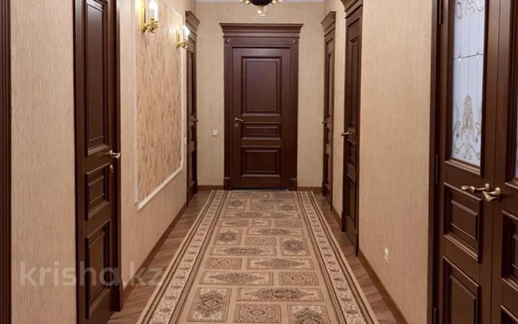 4-бөлмелі пәтер · 180 м² · 5/8 қабат, Омарова 33, бағасы: 389 млн ₸ в Алматы, Медеуский р-н — фото 37