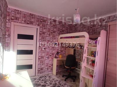 Отдельный дом · 3 комнаты · 80 м² · 5 сот., Казахстанская 2А — Первая школа , байтерек за 17 млн 〒 в Аксае