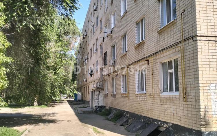1-бөлмелі пәтер · 16 м² · 4/5 қабат, мкр Шанхай, Чикалина 30Б — Пересечение Рыскулова и Чикалина, бағасы: ~ 1.9 млн ₸ в Актобе — фото 2
