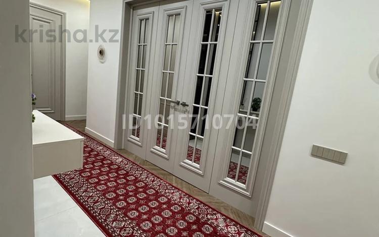 2-комнатная квартира · 70 м² · 8/9 этаж, Е-899 1 за 65 млн ₸ в Астане, Есильский р-н — фото 12