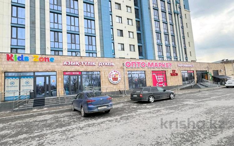 Свободное назначение, офисы, магазины и бутики, склады, общепит, салоны красоты, фитнес и спорт, медцентры и аптеки, образование, развлечения, конференц-залы, кабинеты и рабочие места, студии · 50 м² за 500 000 ₸ в Шымкенте, Каратауский р-н — фото 2