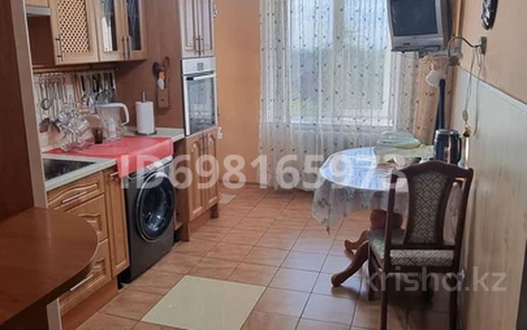 3-бөлмелі пәтер · 65.5 м² · 2/4 қабат, Энтузиастов 19, бағасы: 32 млн ₸ в Усть-Каменогорске, Ульбинский — фото 2