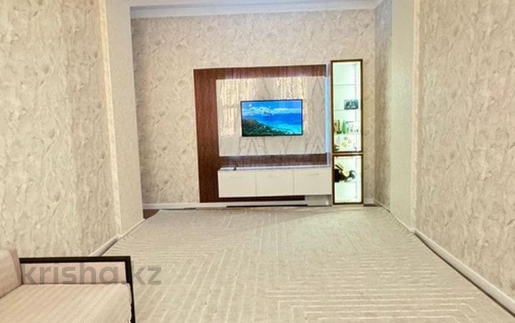 2-комнатная квартира · 74 м² · 2/12 этаж, 17-й мкр 114 за 30 млн ₸ в Актау — фото 2