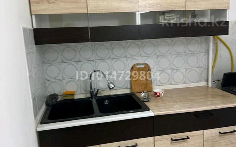 1-комнатная квартира · 50 м² · 4/5 этаж, 3микрорайон 32 — Возле магазина Малибу за 135 000 ₸ в Кульсары — фото 2