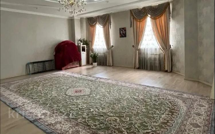 3-комнатная квартира · 180 м² · 2/9 этаж, Кунаева 65 за 400 000 〒 в Шымкенте, Туран р-н — фото 2