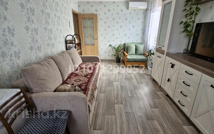 2-комнатная квартира · 42 м² · 2/5 этаж, 408 квартал 18 за 20 млн 〒 в Семее — фото 11