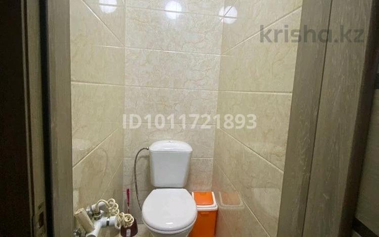 2-бөлмелі пәтер · 60 м² · 2/2 қабат, мкр Новый Город, А.Затаевича 93, бағасы: 20 млн ₸ в Караганде, Казыбек би р-н — фото 2