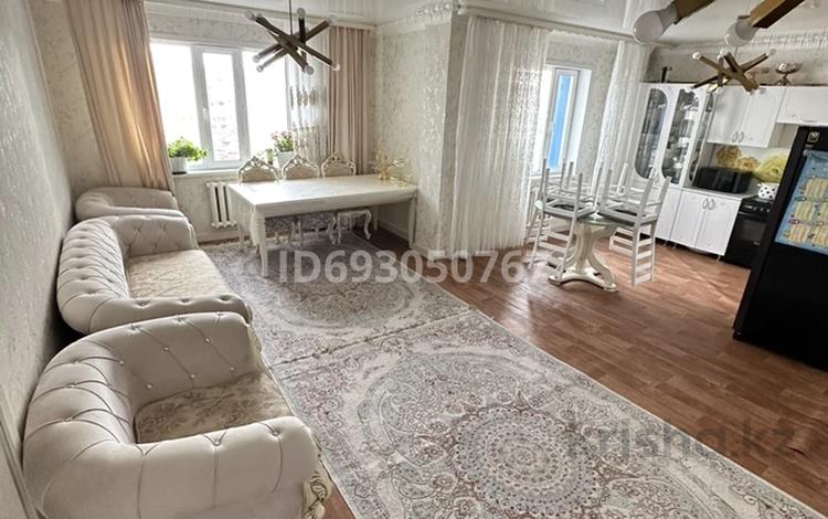 3-комнатная квартира · 82 м² · 9/10 этаж, мкр Юго-Восток, Сарыарка — На Юго Востоке за 35.5 млн ₸ в Караганде, Казыбек би р-н — фото 2