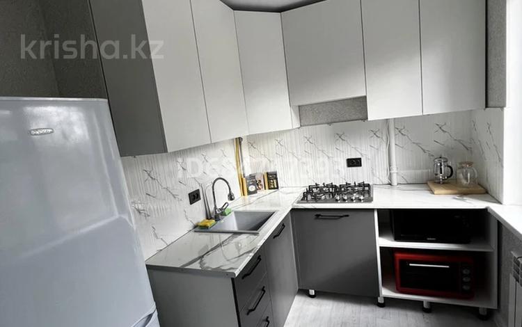 3-комнатная квартира, 60 м², 2/5 этаж, Гагарина 50 — Крытый рынок за 25 млн 〒 в Шымкенте, Абайский р-н — фото 2