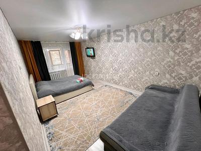 1-комнатная квартира · 34 м² · 2/5 этаж, мкр Новый Город, Проспект Строителей, 17 за 10 000 〒 в Караганде, Казыбек би р-н