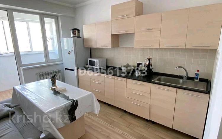 1-бөлмелі пәтер · 53 м² · 13/13 қабат, мкр Алмагуль, Навои 210/1-3 — Торайгырова, бағасы: 15 000 ₸ в Алматы, Бостандыкский р-н — фото 2