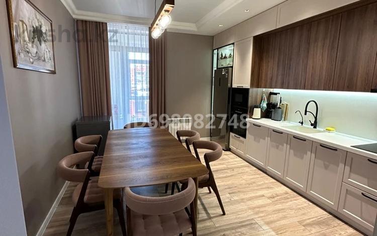 3-комнатная квартира, 104 м², 7/12 этаж, улица Абая 111