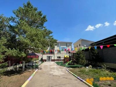 Отдельный дом · 10 комнат · 650 м² · 15.6 сот., Хлудова 1/1 за 215 млн ₸ в Астане, Есильский р-н