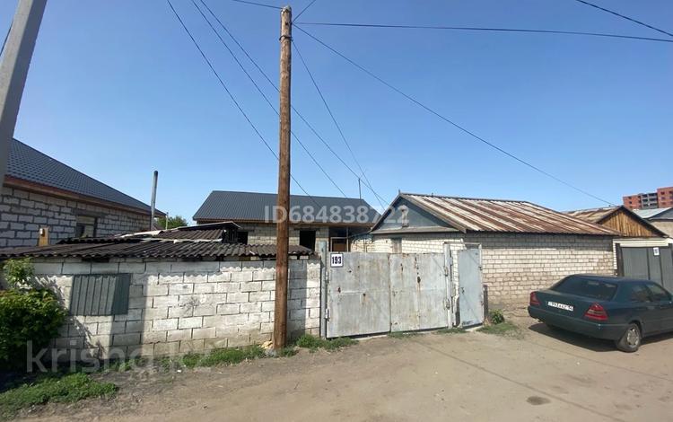 Отдельный дом • 3 комнаты • 65 м² • 4 сот., Абая — Толстого за 18 млн 〒 в Павлодаре — фото 2