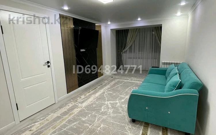 2-комнатная квартира · 60 м² · 2/5 этаж, Илиясова 18 — Возле Парк за 20 000 ₸ в  — фото 2