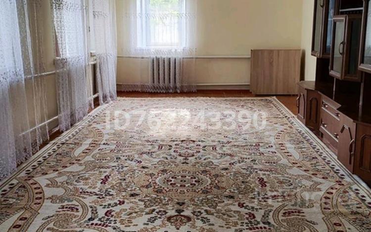 Отдельный дом · 3 комнаты · 75 м², Кенесары хан 16 — Матросова за 175 000 〒 в Талгаре — фото 2