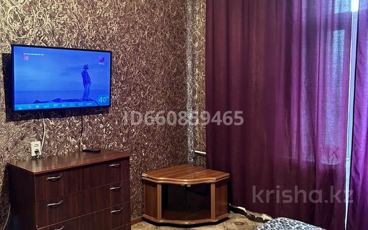 1-комнатная квартира, 80 м², 4/5 этаж по часам, Крупская 78 — Манакбай за 1 000 〒 в Павлодаре — фото 7