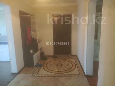 4-комнатная квартира · 100 м² · 2/2 этаж, Рысбек батыр 86/16 — ЖД вокзал за 11.3 млн ₸ в Бауыржан Момышулы