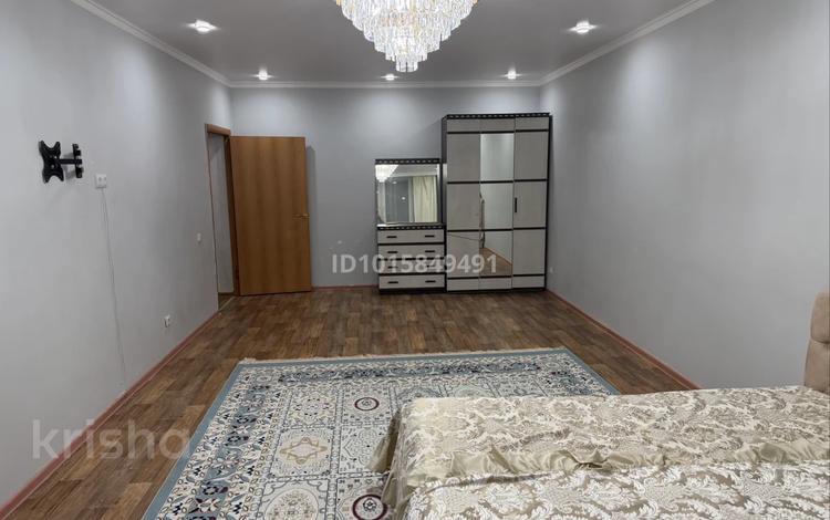 1-комнатная квартира · 71 м² · 7/16 этаж, мкр Шугыла, Жуалы 10 за 210 000 ₸ в Алматы, Наурызбайский р-н — фото 2