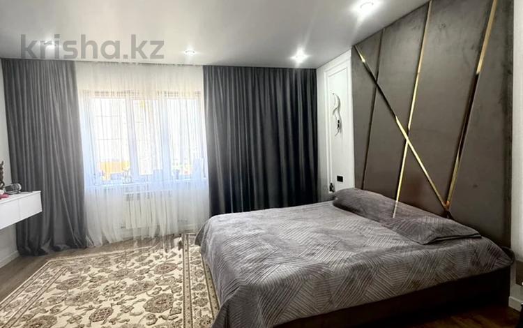 2-комнатная квартира · 73.9 м² · 7/9 этаж, Самал за 32.5 млн ₸ в Уральске — фото 2